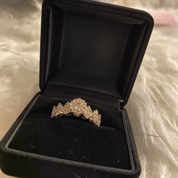 Tiara ring sold - Picture 11 of 14